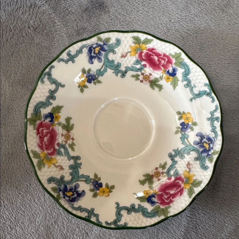 Royal Doulton Floradora Green 1981 Tea Cup Saucer Set of 5 Fine China‎ Vintage